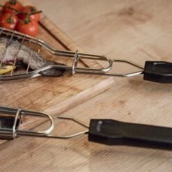 SANTOS Fischgrillset, Fischbräter, Gewürz Und Zedernholzplanke -GrillMeister Geschäft 189a79ae0b562199f9cfb40c486ededd