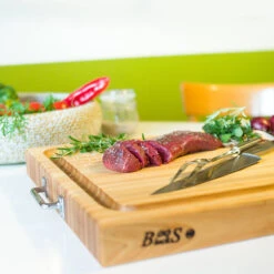 Boos Blocks Schneidebrett ProChef, Ahorn Mit Edelstahlgriffen 61x46x6 Cm -GrillMeister Geschäft bb schneidebrett ahorn 61x46x6cm rafr2418 e02b31befc94717647e32002b4e18d87