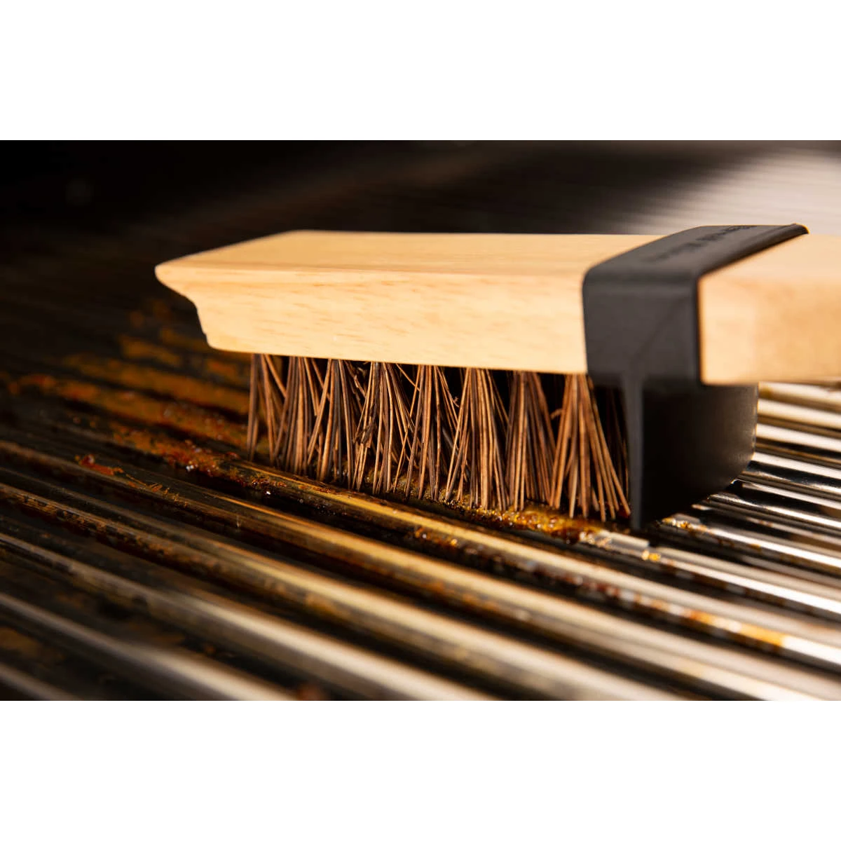 Broil King Holzreinigungsbürste Mit Extra-langen Palmyra-Borsten 3 Broil King Holzreinigungsbürste Mit Extra-langen Palmyra-Borsten