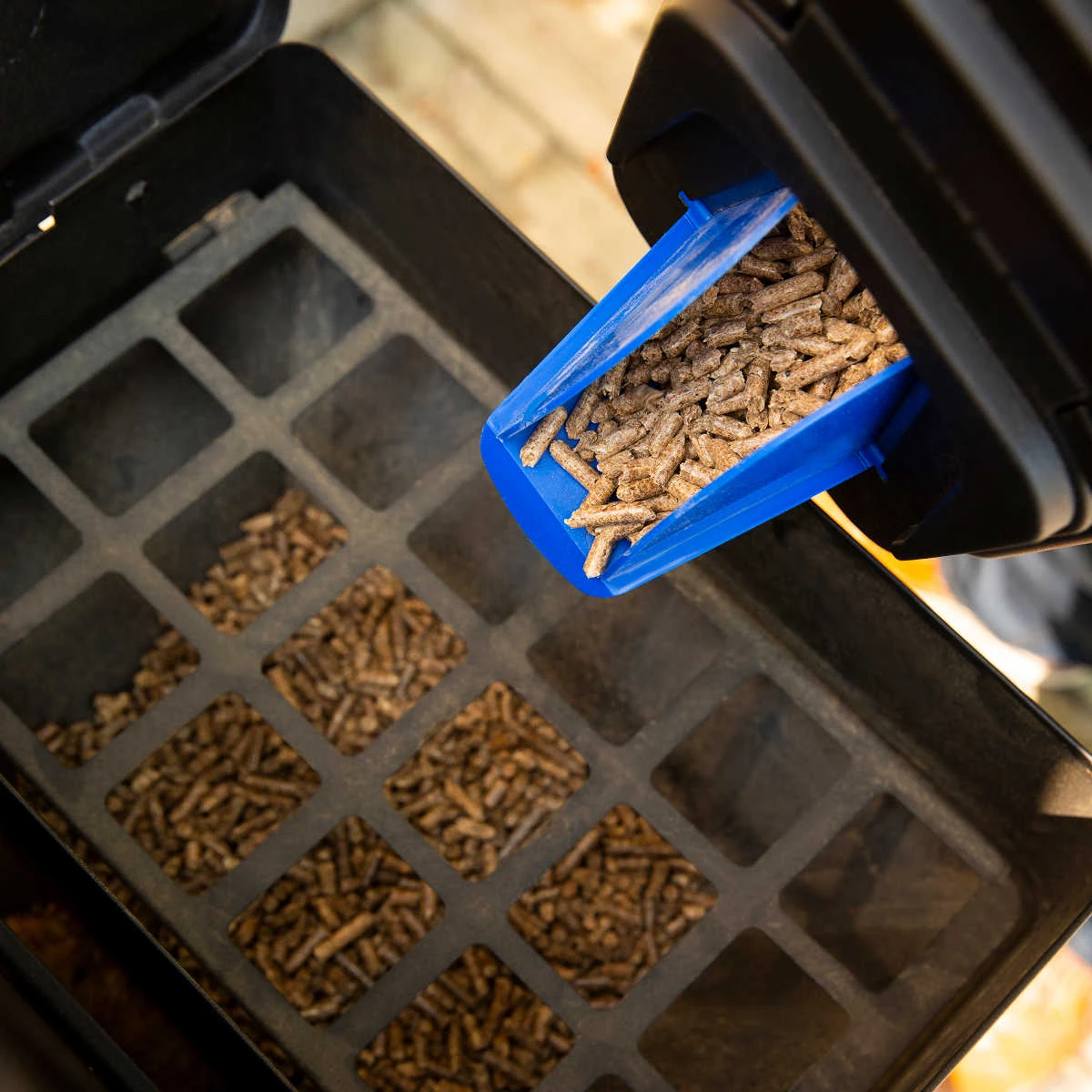 Broil King Pellet Behälter 4 Broil King Pellet Behälter – Bild 2