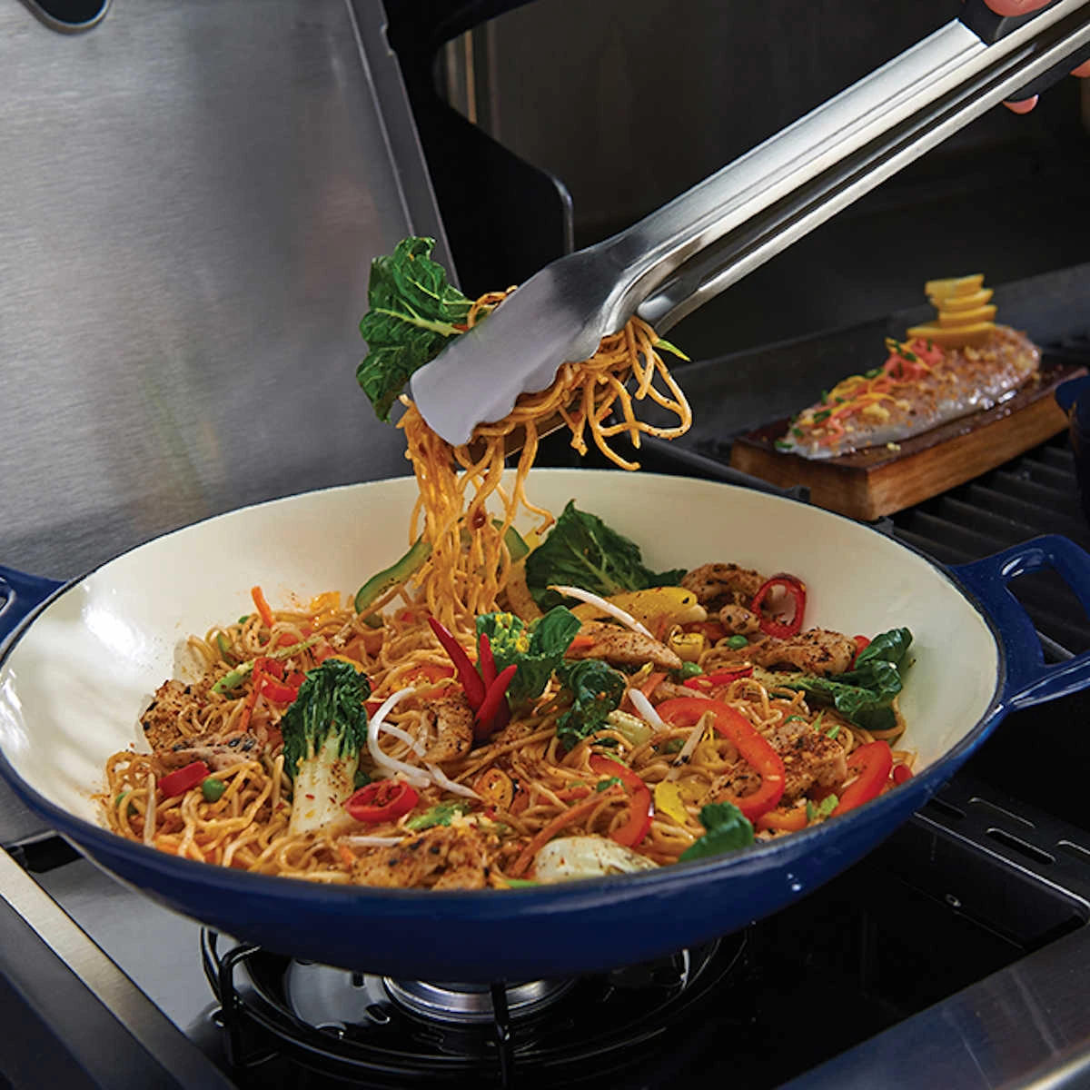 Broil King Wok Porzellan-emailliert, Ø 35,6 Cm 6 Broil King Wok Porzellan-emailliert, Ø 35,6 Cm – Bild 4