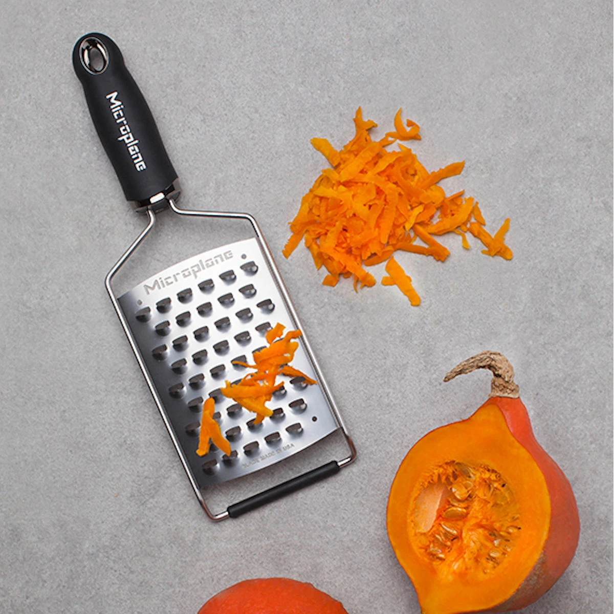 Microplane Gourmet Reibe XL Grob, Schwarz 4 Microplane Gourmet Reibe XL Grob, Schwarz – Bild 2