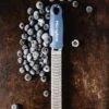 Microplane Premium Reibe / Zester, Denim Blau -GrillMeister Geschäft microplane premium reibe zester denim blau f60f9fe110d10a32b4386a71dbe08dca