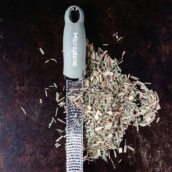 Microplane Premium Reibe / Zester, Salbei Grün -GrillMeister Geschäft microplane premium reibe zester salbei gruen a25d9f98ba7f38856f3659dde423fc7c
