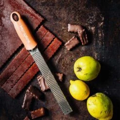 Microplane Premium Reibe / Zester, Zimt Orange -GrillMeister Geschäft microplane premium reibe zester zimt orange 28c35db03f7a0b9d4571672a027c4e8c