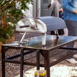 Ooni Fyra 12 Pizzaofen Tragbar Für 12" Große Pizzen -GrillMeister Geschäft ooni fyra 12 tragbarer holzpellet pizzaofen 71c420a337bb06f2438fe32540e474d8