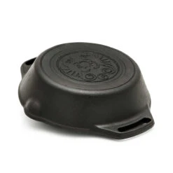 Petromax Feuerpfanne Gusseisen Fp20h-t Mit Zwei Henkeln, Ø 20 Cm 7 Petromax Feuerpfanne Gusseisen Fp20h-t Mit Zwei Henkeln, Ø 20 Cm -GrillMeister Geschäft petromax feuerpfanne fp20h mit zwei henkeln rueckseite b5ce18d5f020c23c90713482ea61baf6