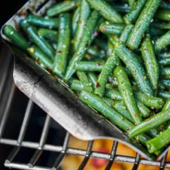 Weber Deluxe Gemüsekorb, Klein, Edelstahl -GrillMeister Geschäft weber gemuesekorb weber style klein 636aa2c9ab91e39314faf4c4b2f7b749