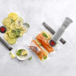 ZWILLING FRESH & SAVE Vakuumpumpe Mit Ladekappe, Weiß -GrillMeister Geschäft zwilling fresh save vakuumpumpe mit ladekappe weiss e090ce305cf08d64ef4049c880c97261